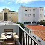 Blife Julya Private * District de Faro